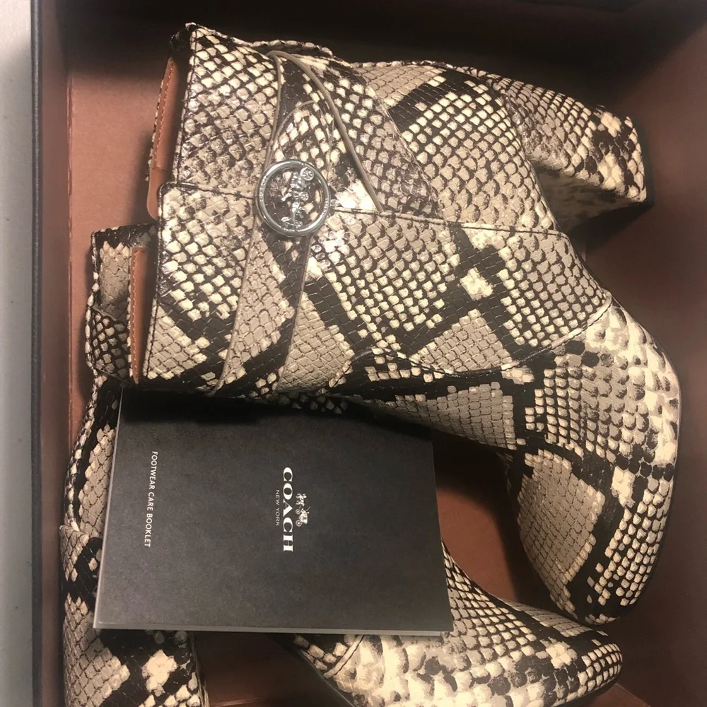 Coach Snake Women’s  Print Leather Booties! NWT Size 8 - Picture 10 of 17